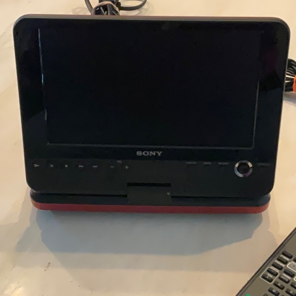 Sony Portable CD DVD Player DVP-FX820 With AC Adapter & Remote Control Red - Picture 14 of 16